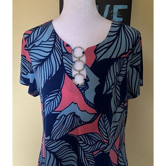Ivy Lane Tropical Blue & Pink Shift Dress L Metal RIngs Keyhole Short Sleeve - Picture 2 of 8
